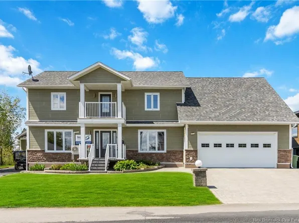 380 Front St, Grand Falls, NB E3Z 2S6