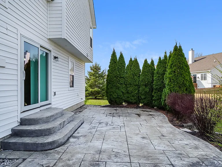 255 Whitewater Ct — Photo 19