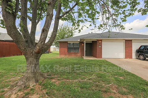 2219 W Roselawn St Photo 1