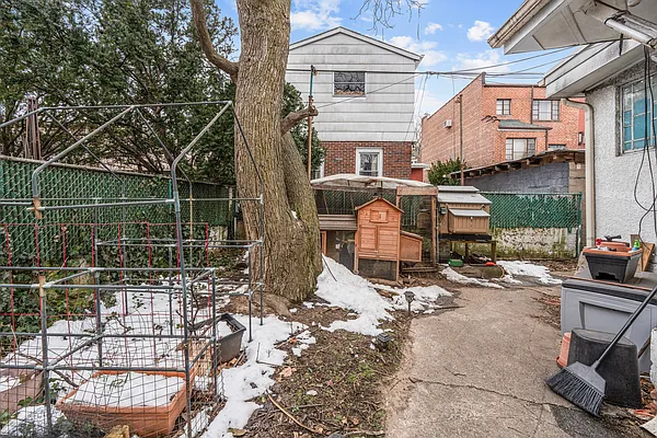 Sold by Keller Williams Realty Landmark II | media 19