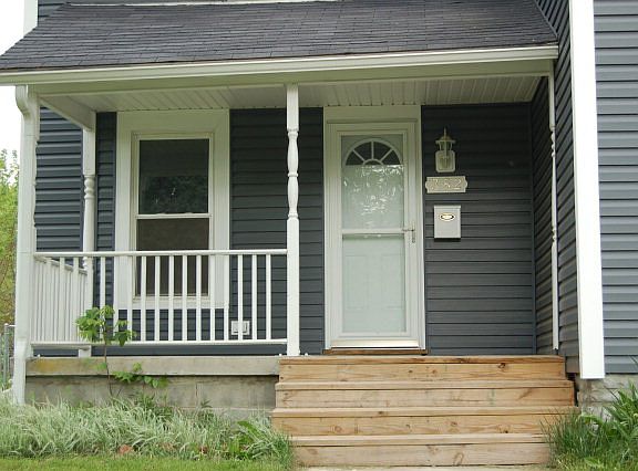 3rd image of 382 Windsor St