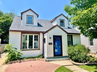 4707 N Elkhart Ave, Whitefish Bay, WI 53211