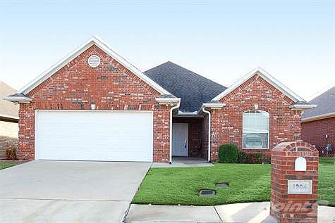 1st image of 1904 Hollybranch Dr
