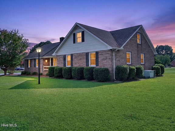 2nd image of 1601 Darian Drive