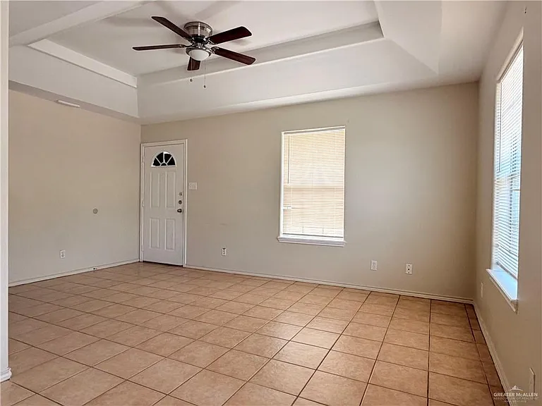2113 W Carlos Dr — Photo 8