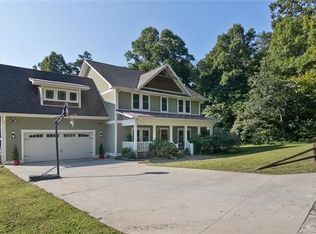 10 Stately Oak Way, Swannanoa, NC 28778