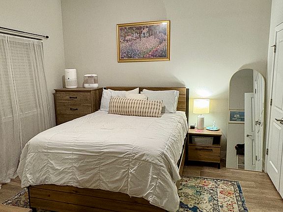 2nd image of 1510 Bainbridge St #202