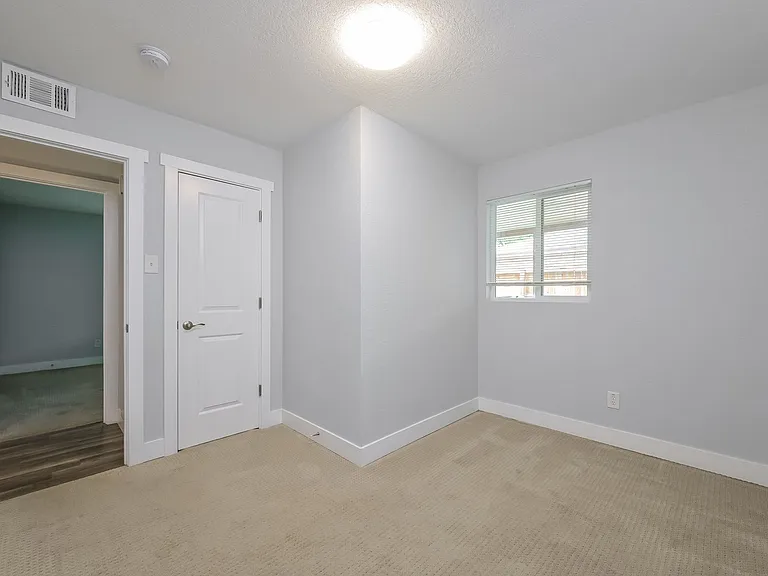 1280 Wheeling St — Photo 13