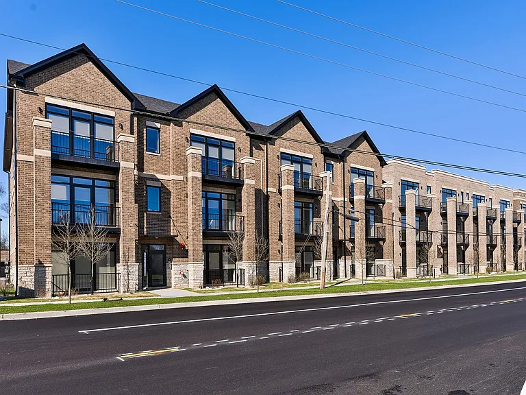 Roselle Station Apartments — Photo 14