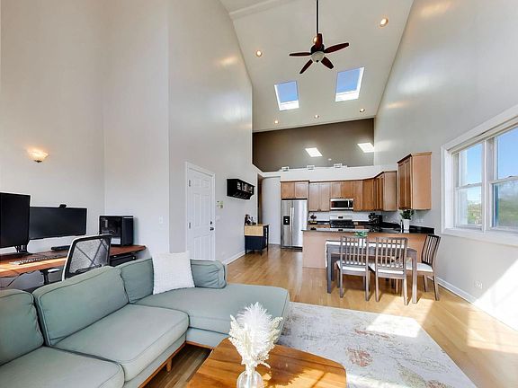 4th image of 4210 N California Ave APT 3N