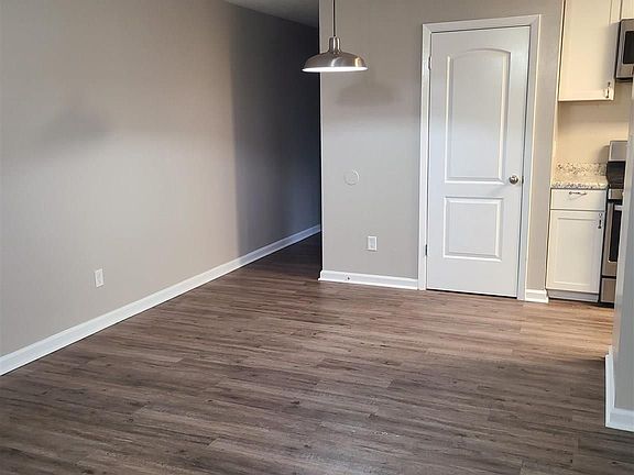 3rd image of 910 N Devilliers St #A