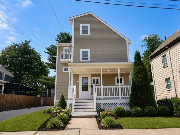 102 Pierce St, Hyde Park, MA 02136
