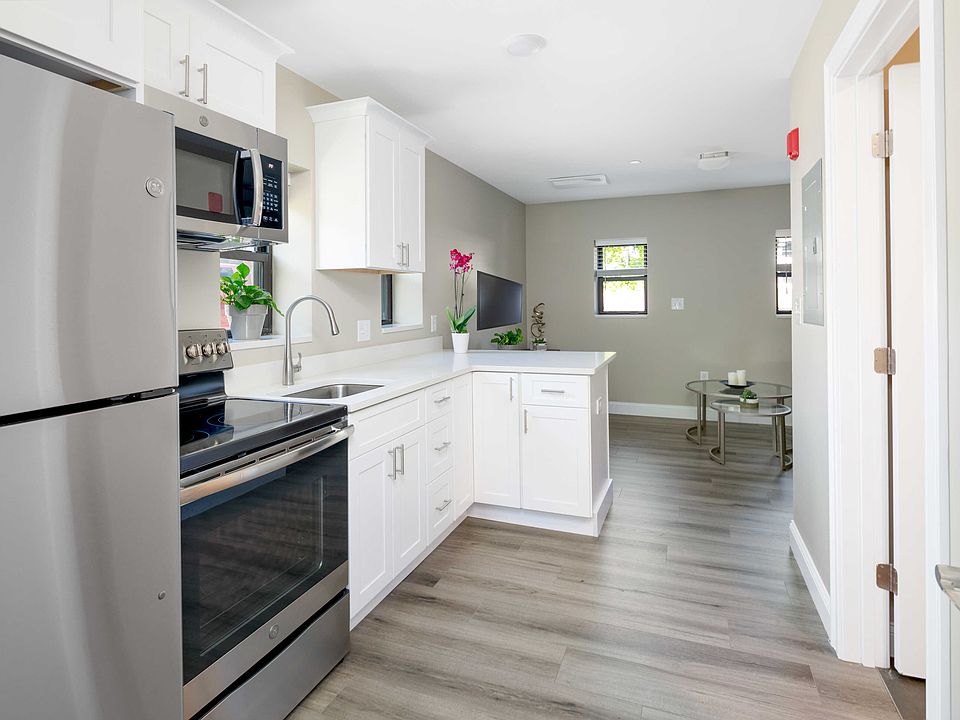1st image of 100 Broad St Unit 1