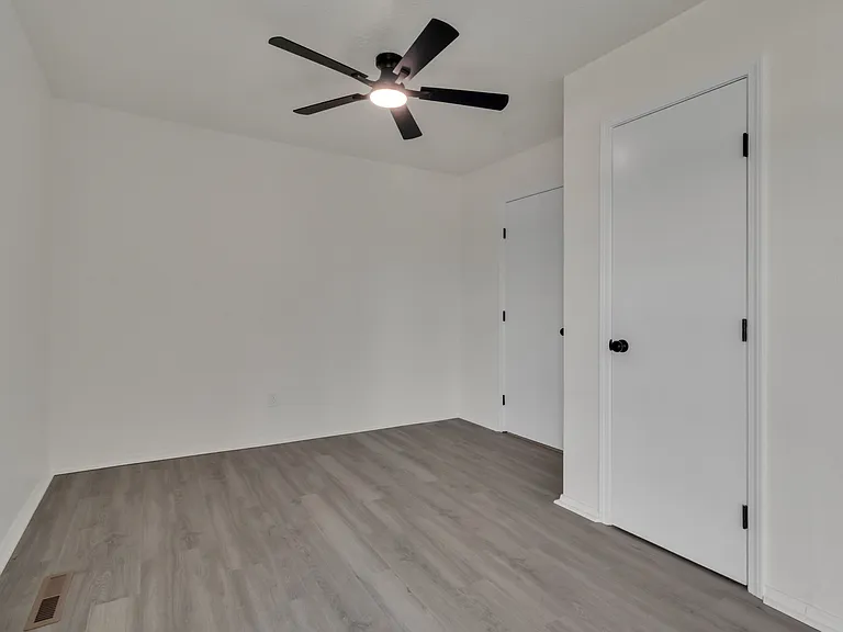 2319 E Robinson St — Photo 14