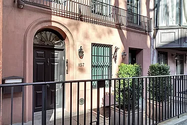 157 East 65th Street in Lenox Hill