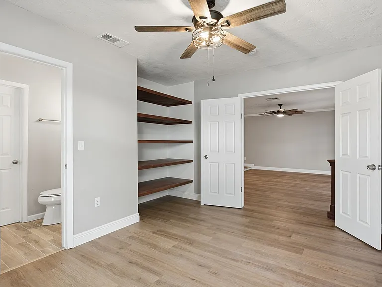 330 Scott Ct — Photo 13