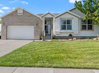 8932 S Aspen View Dr, West Jordan, UT 84081
