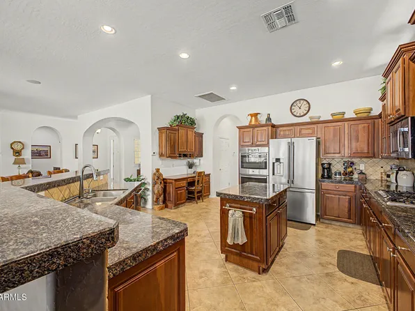 2770 E BUENA VISTA Drive, Chandler, AZ 85249
