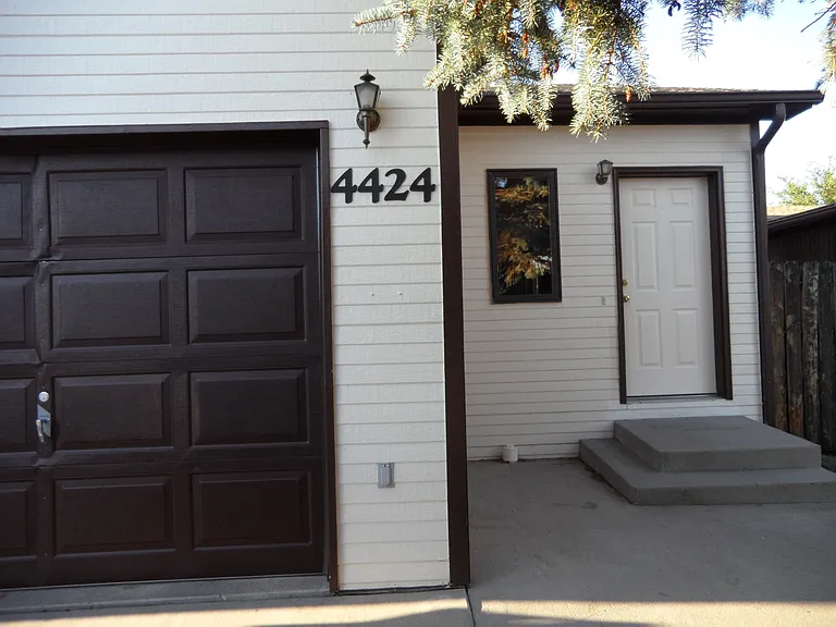 4424 Comanche Dr #1 — Photo 2