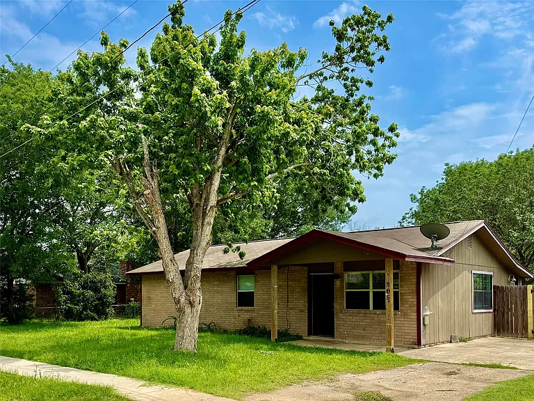 805 Laurel St — Photo 1