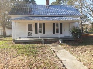 303 W Harnett St, Benson, NC 27504