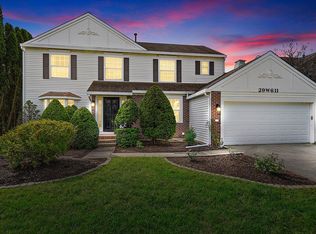 29W611 Ridge Dr, Warrenville, IL 60555