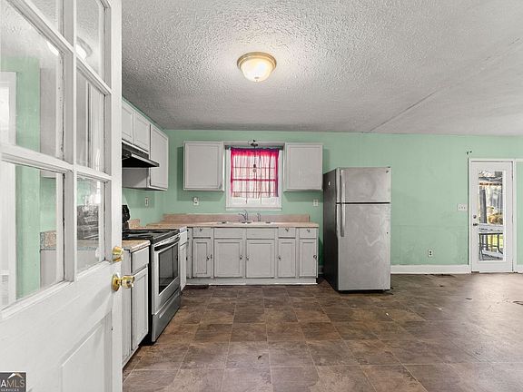 3rd image of 2346 4th St