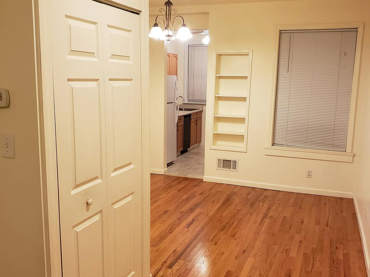 522 Lloyd Street — Photo 4