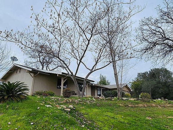  L corner of the house 