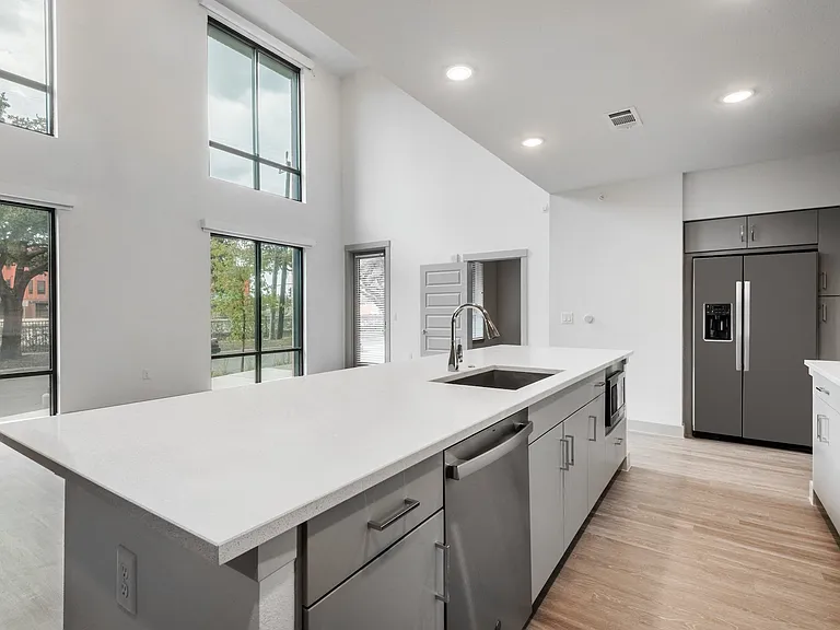 Tin Top Flats at the Creamery — Photo 129