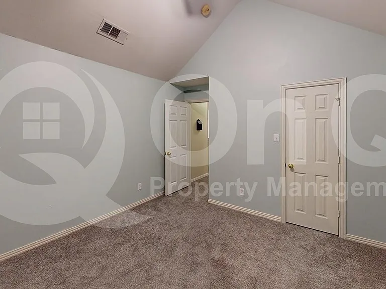 923 Granview Dr — Photo 15