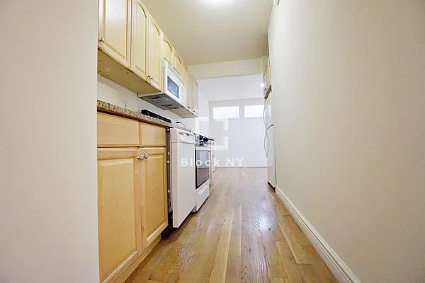 Rented by Block Holdings LLC | media 21