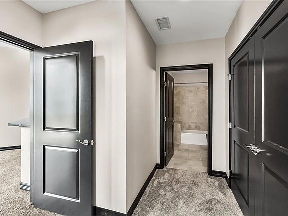 3rd image of 500 Throckmorton St APT 1008