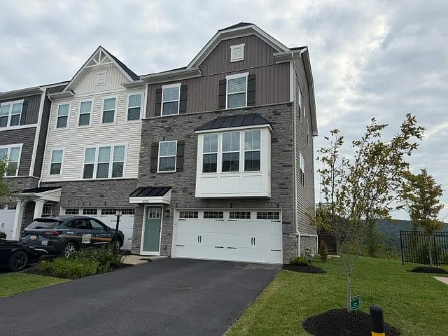 3 bed, 4.0 bath, $3,295 — Photo 1