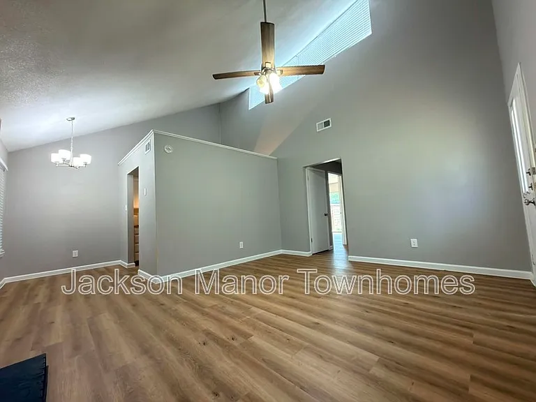 3000 Webb Ave #702 — Photo 6