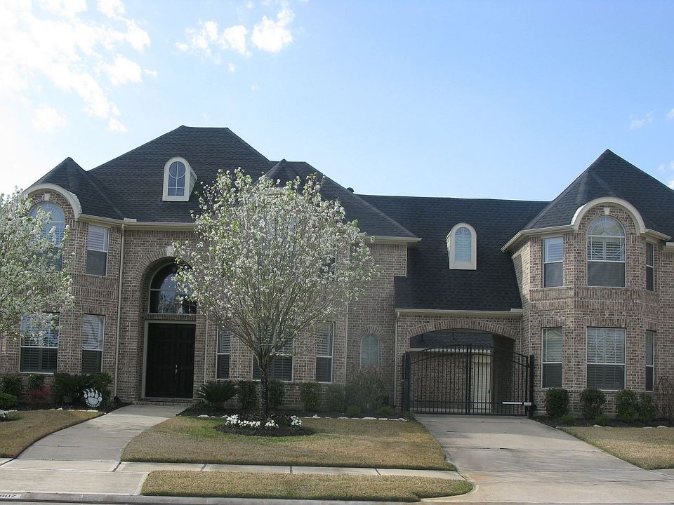 6 Bdrm, 6.5 Bth, 4 car garage