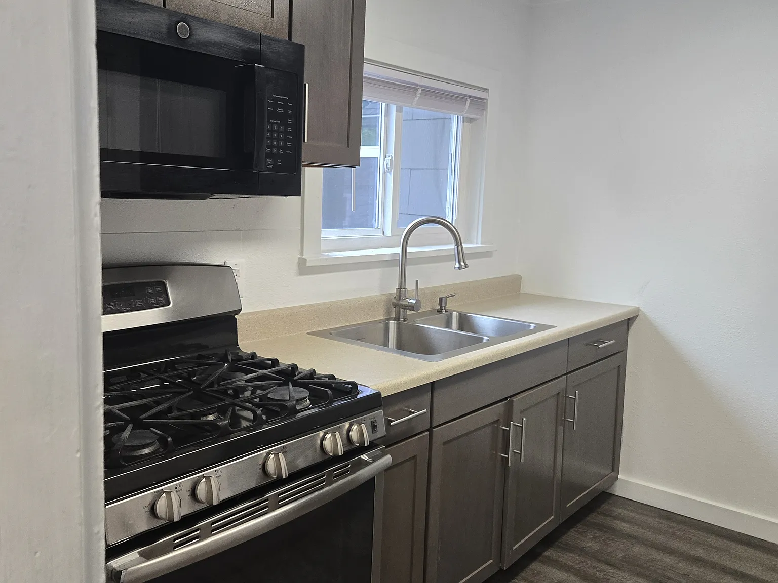 1 bed, 650 sqft, $1,500 — Photo 4