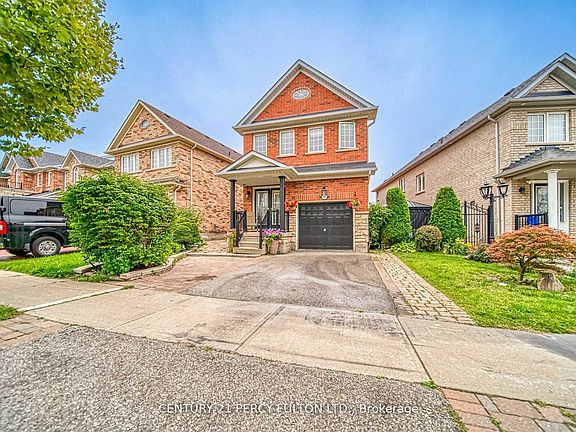 2nd image of 107 Venice Gate Dr