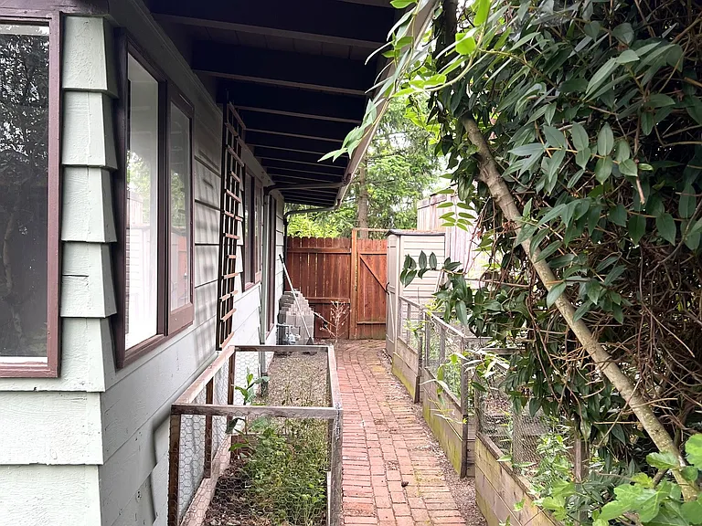9405 N Geneva Ave — Photo 18