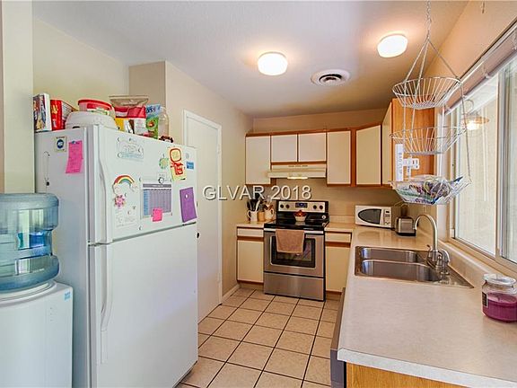 5th image of 524 Woodcrest Ct