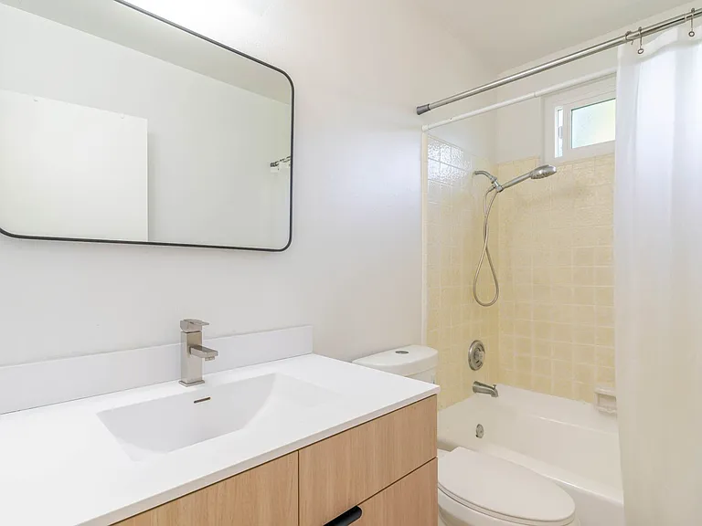 708 Porter St #3 — Photo 11