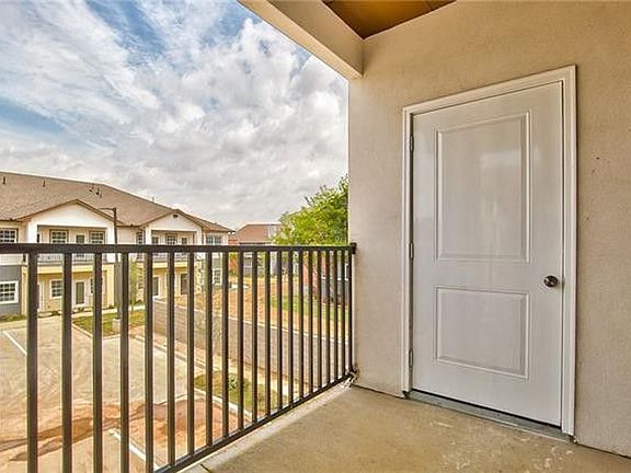 5th image of 13601 Pinnacle Cir W #2204