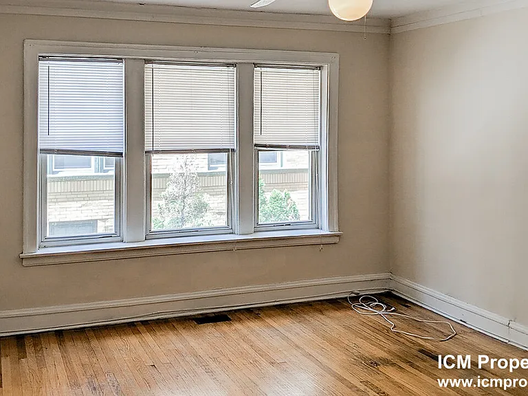 5012 N Wolcott Ave #2 — Photo 3