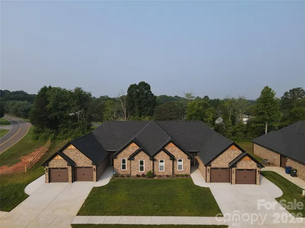 3367 48th Ave NE #21B, Hickory, NC 28601