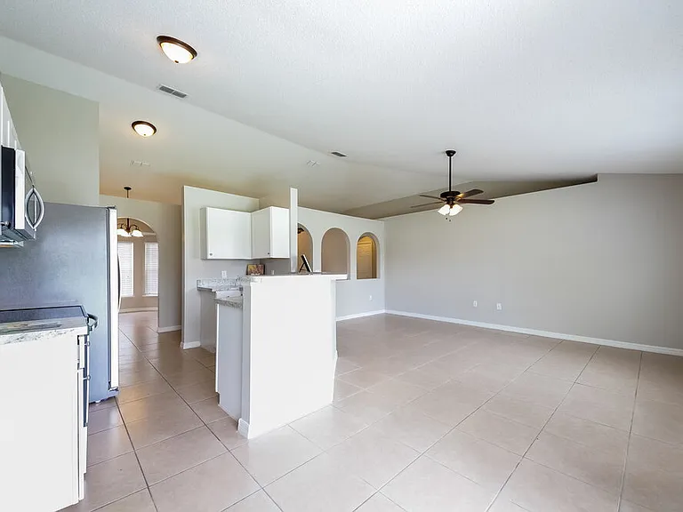 330 Medina Ct — Photo 9