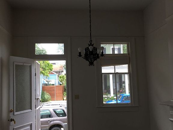 3rd image of 130 S Genois St