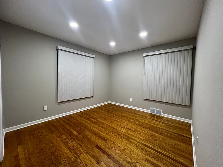 5348 N Lydell Ave — Photo 22
