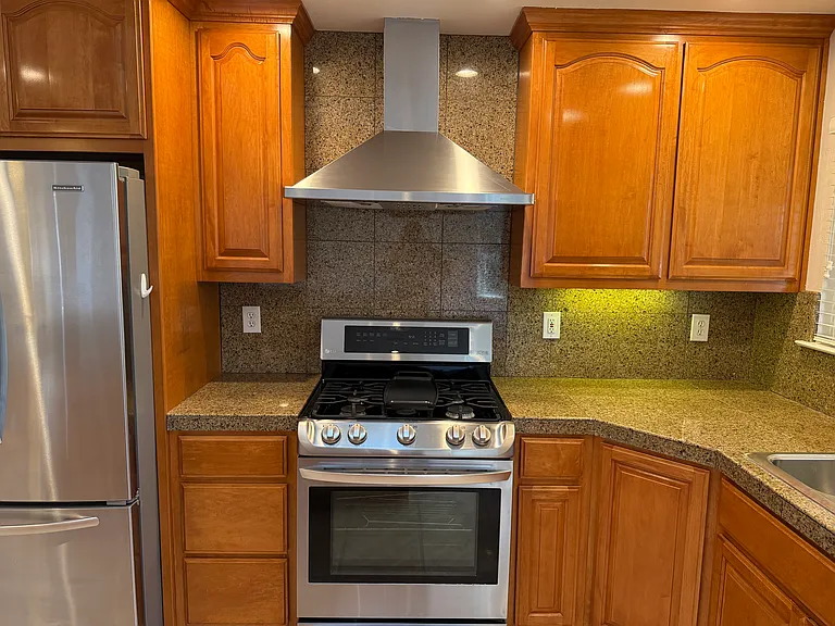 3378 Vanderbilt Way — Photo 11