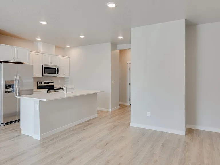 332 S Baraya Way — Photo 3