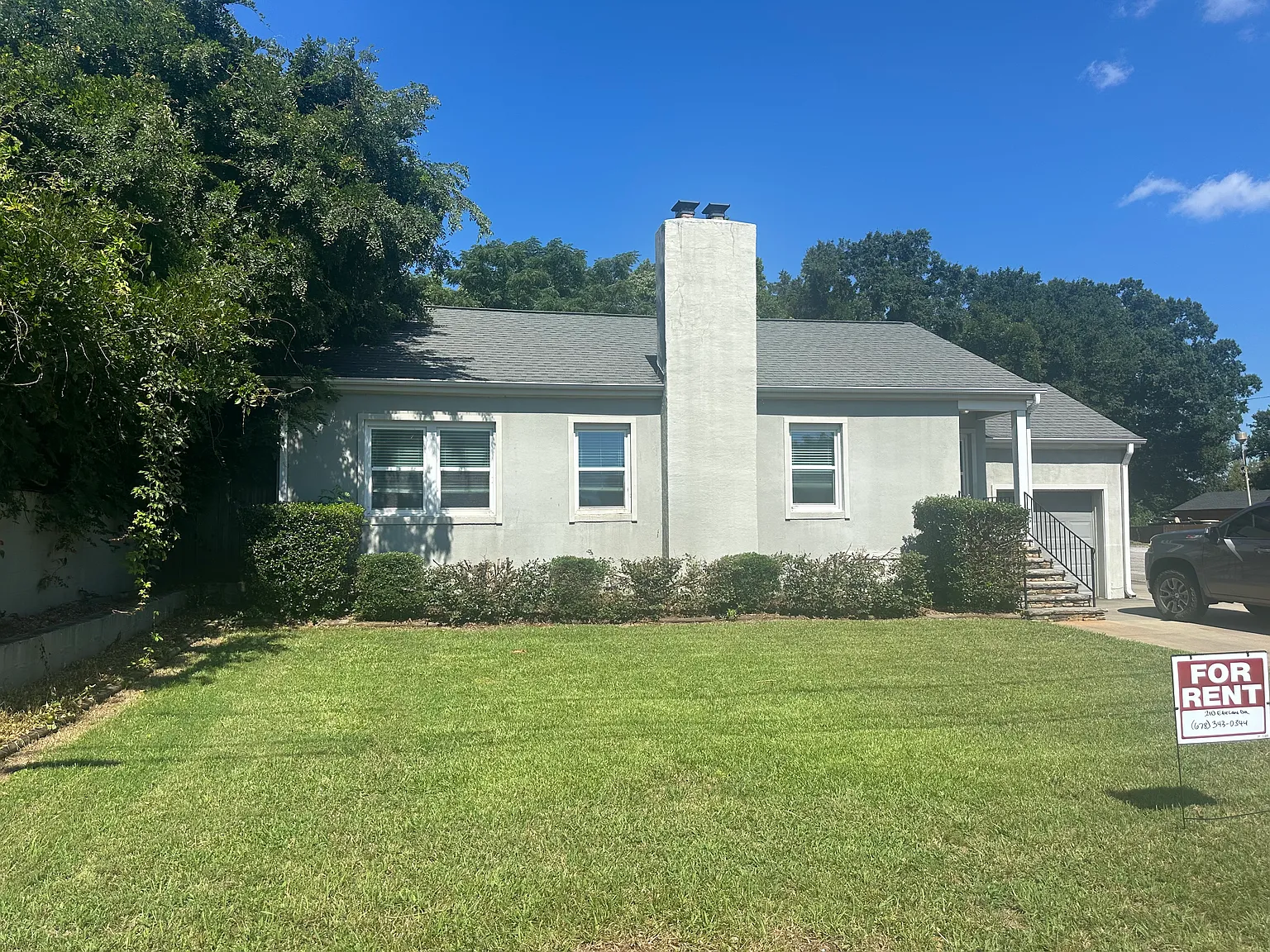 3 bed, 1064 sqft, $1,800 — Photo 2